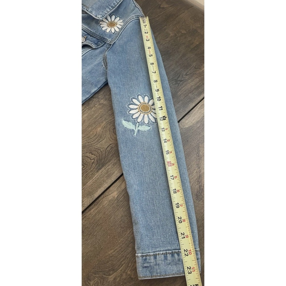Women's Denim FOREVER 21 Trucker Jean Jacket Floral Embroidered Daisies Medium - Picture 5 of 9